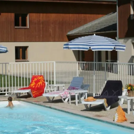 Confortable Avec Piscines, Terrasse Et Parking A - Fr-1-629-100 Samoëns